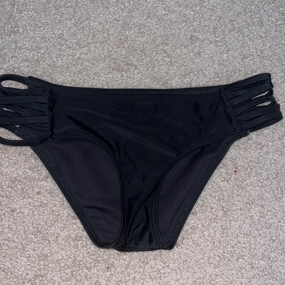 black aero bottoms xs